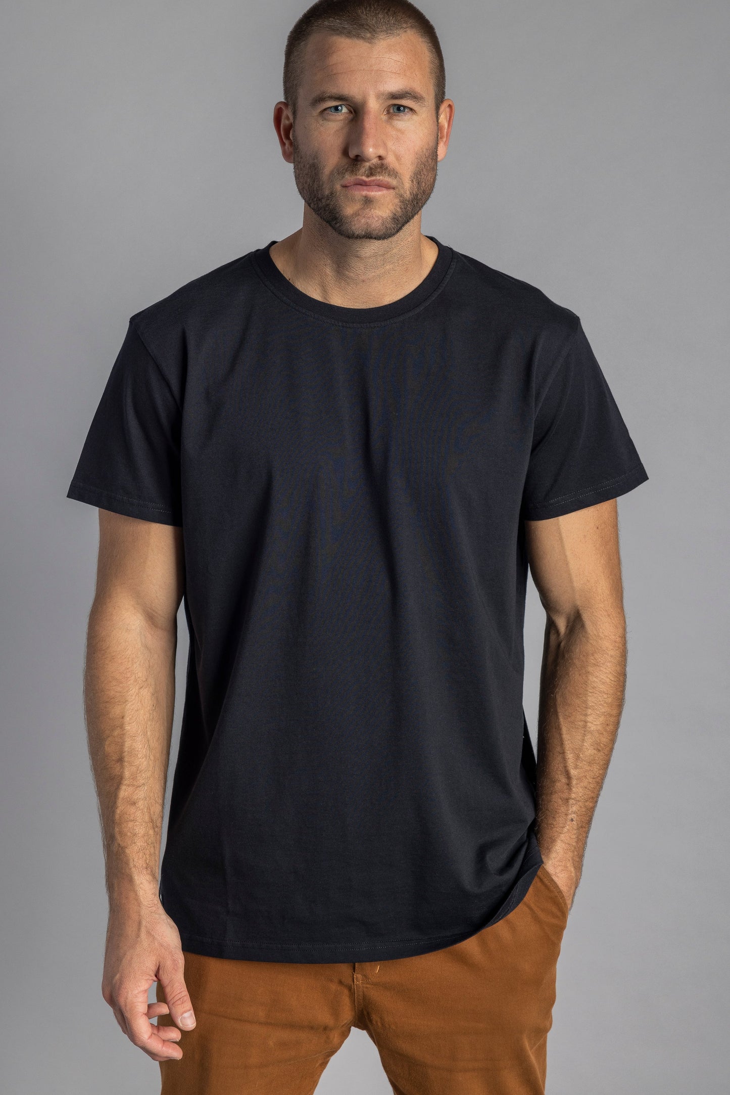 T-shirt vierge premium unisexe, noir (taille XS uniquement)