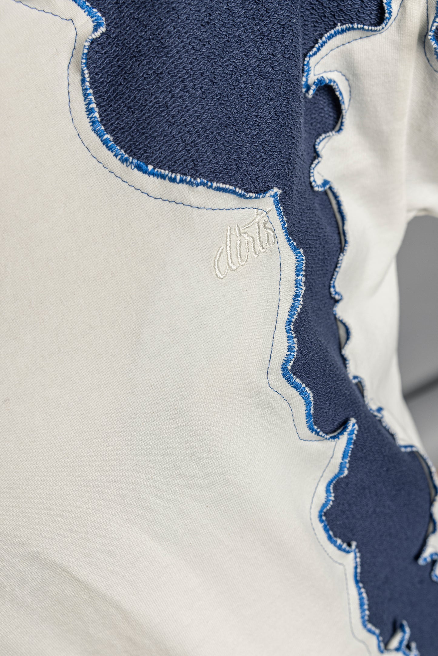 UPCYCLING Masterpiece T-Shirt Robe
