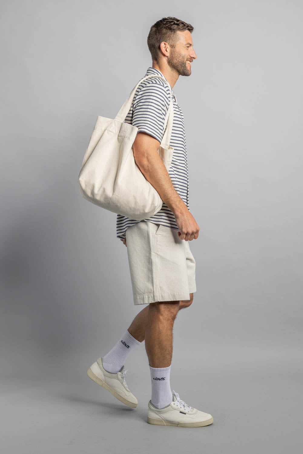 THE TOTE BAG