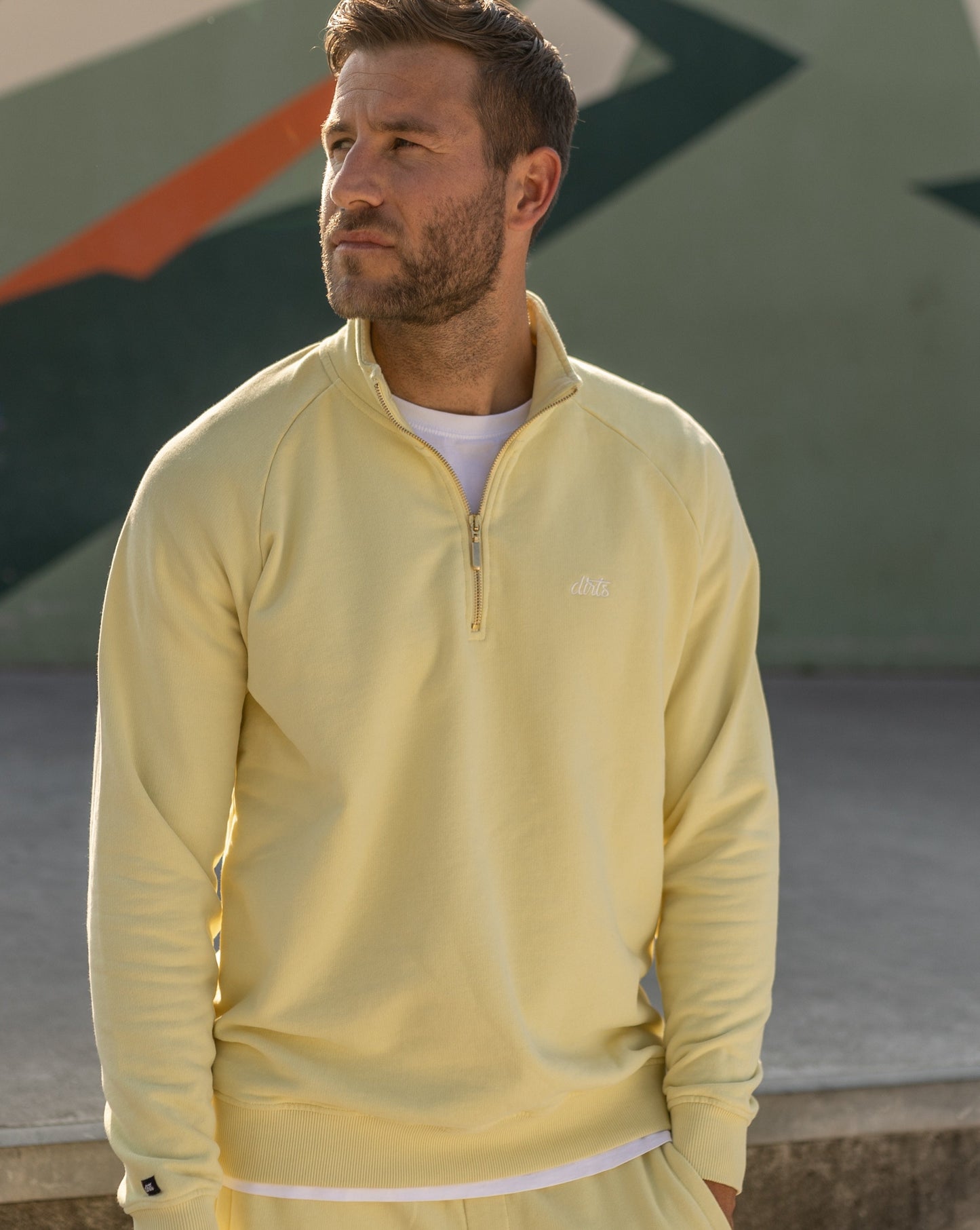 PRE-LOVED Quarter Zip Raglan, M