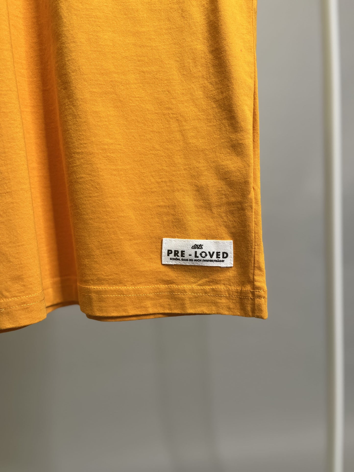 PRE-LOVED Premium Blank T-Shirt STANDARD, XS