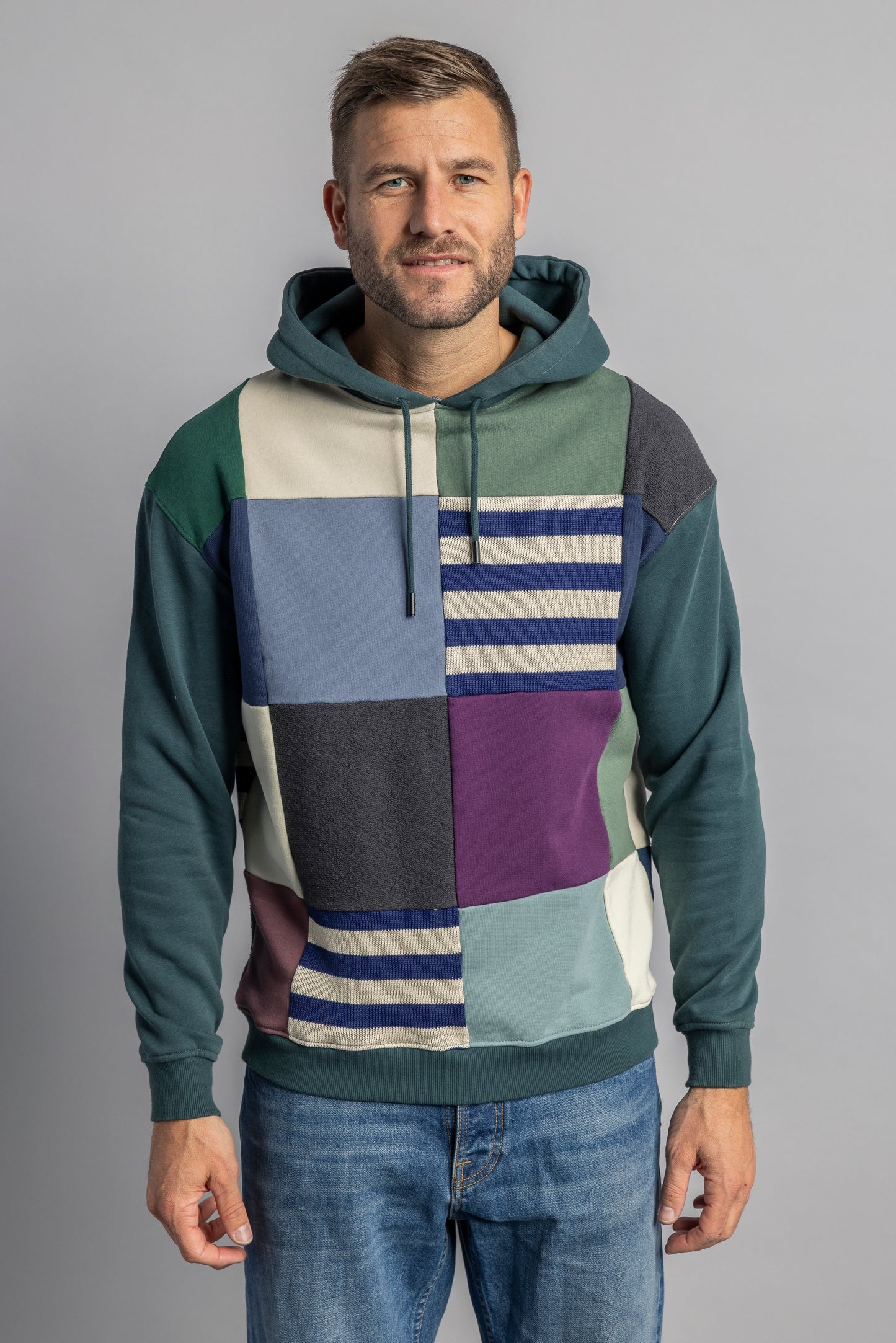 Sweat à capuche UPCYCLING, taille M