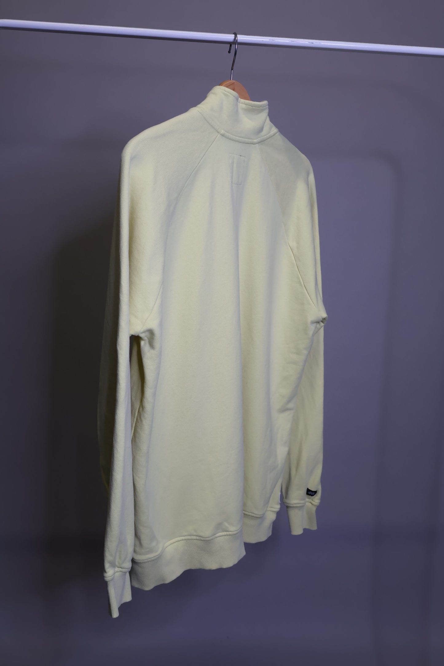 PRE-LOVED Quarter Zip Raglan, M