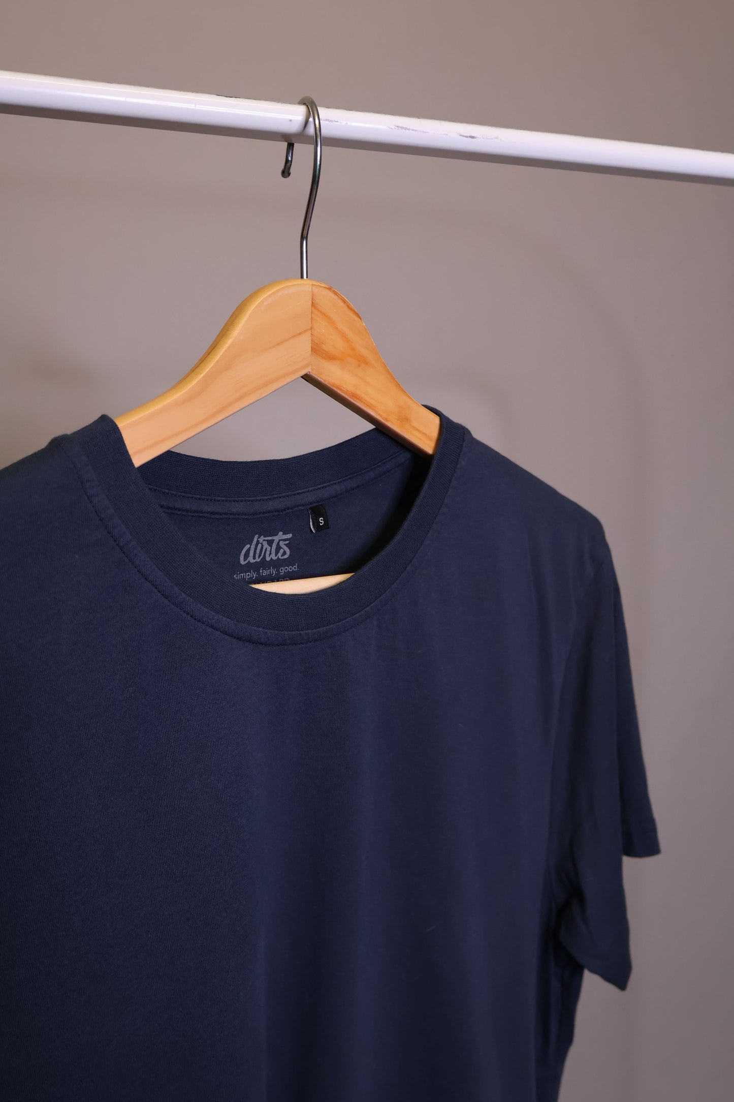 PRE-LOVED Premium Blank T-Shirt STANDARD, S