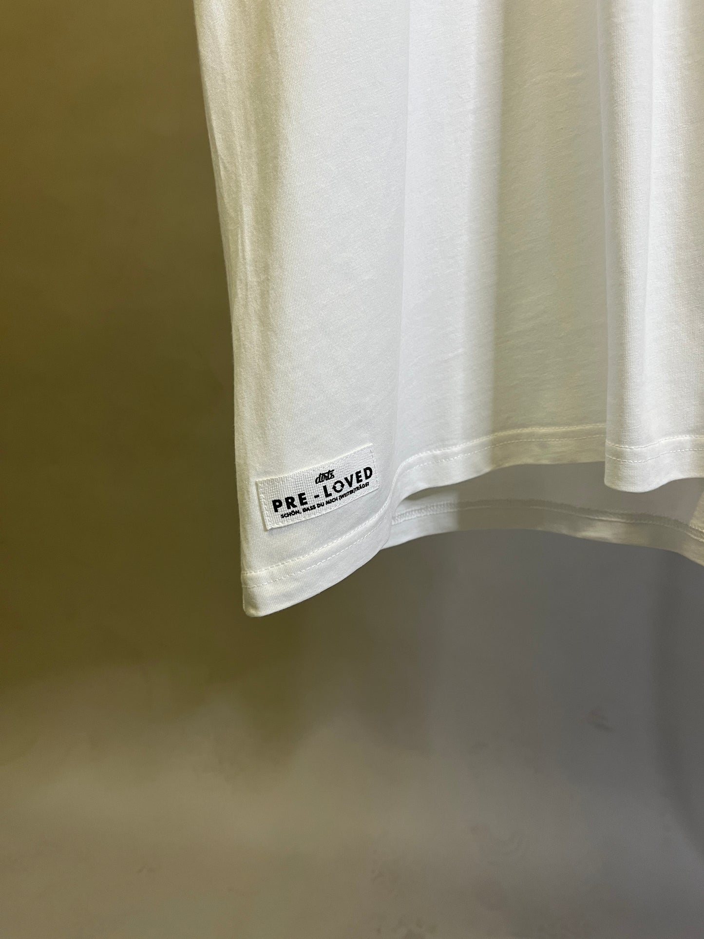 PRE-LOVED Premium Blank T-Shirt STANDARD, XXL