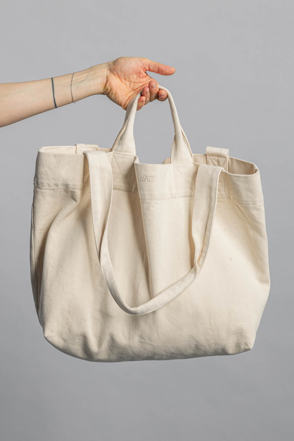 THE TOTE BAG