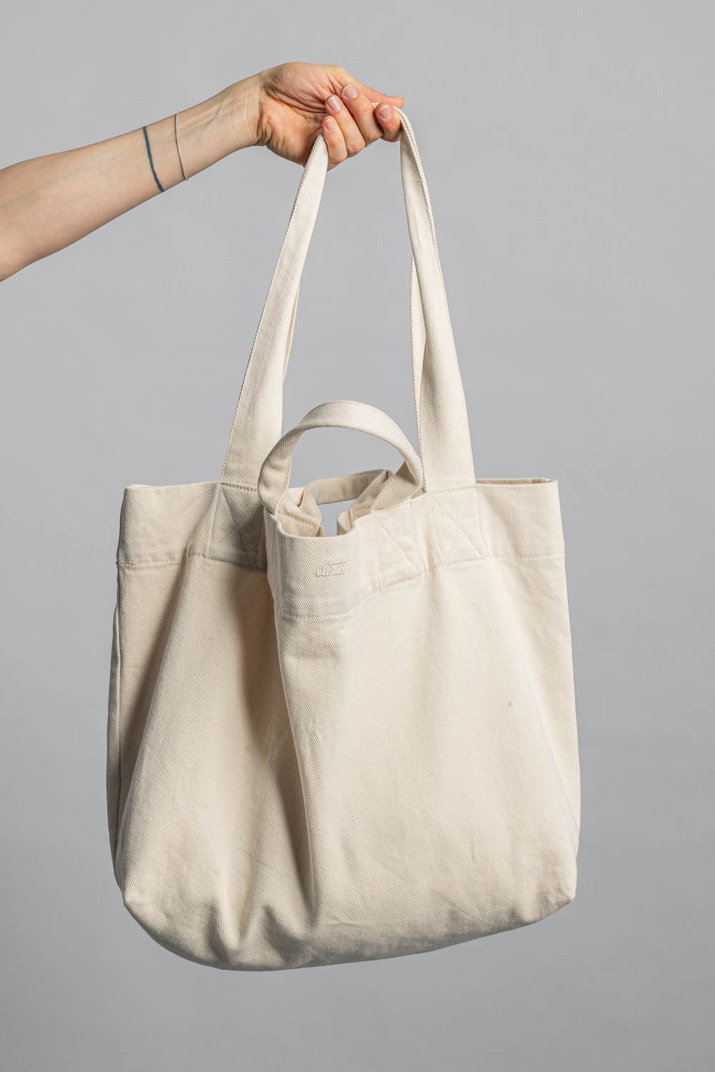 THE TOTE BAG