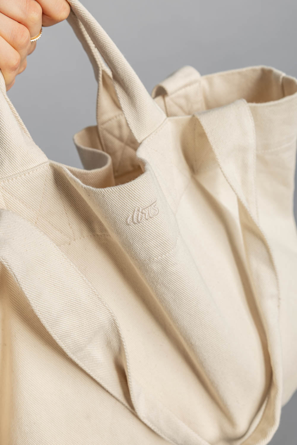 THE TOTE BAG